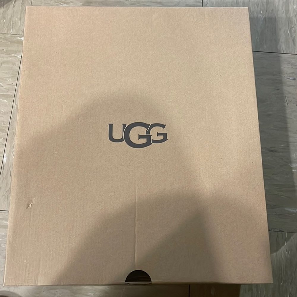 UGGs soft Sherling on inside clog boots
